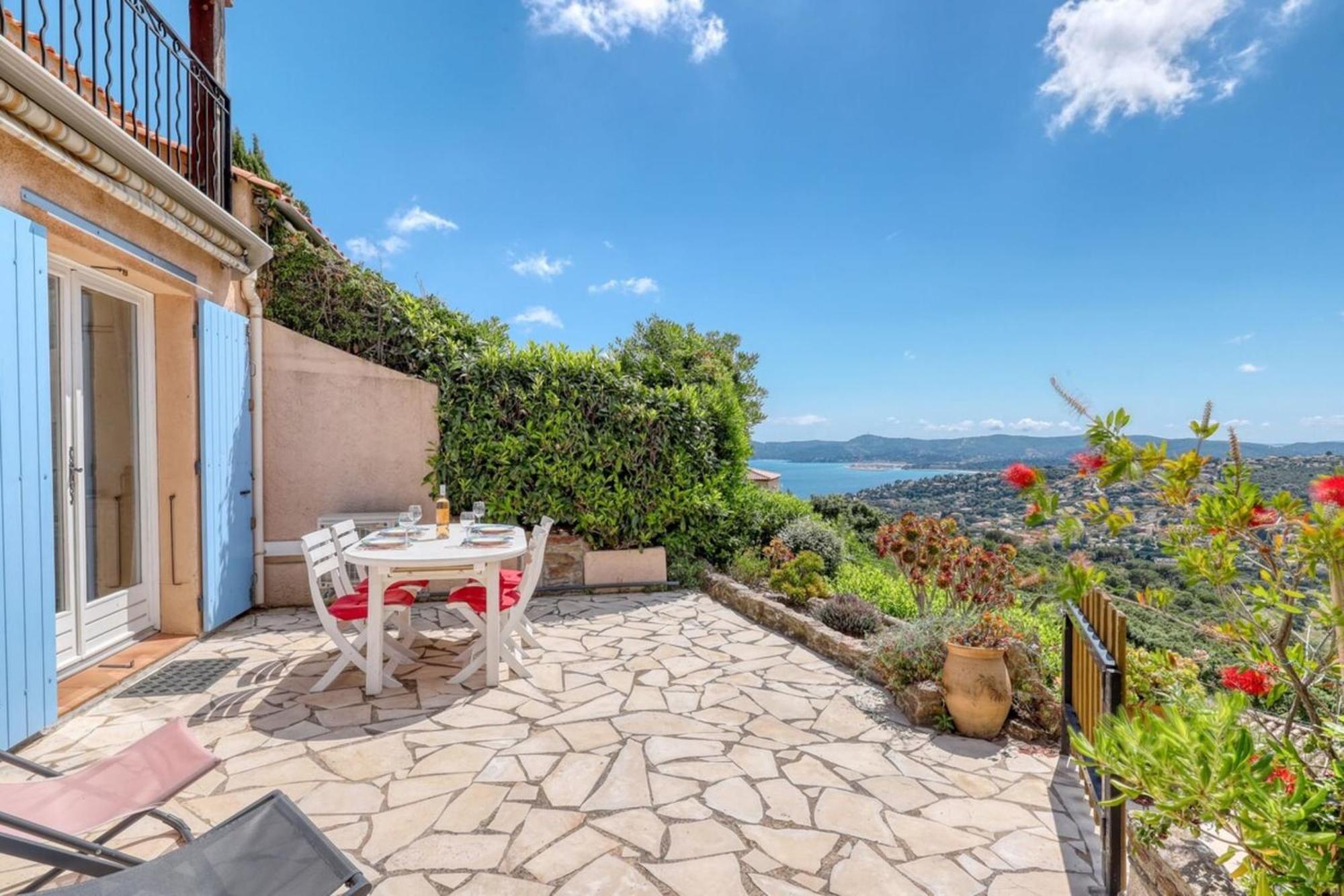 Exceptional View In Saint-Clair For 4 People Lejlighed Le Lavandou Eksteriør billede