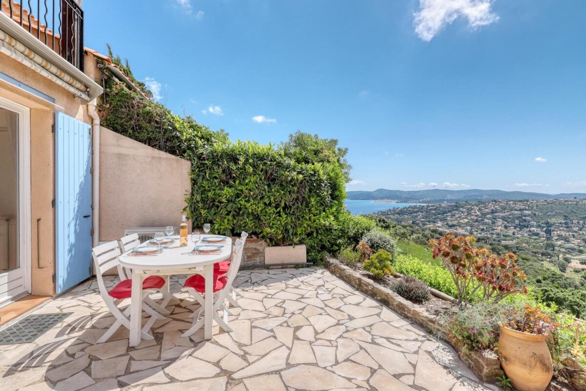 Exceptional View In Saint-Clair For 4 People Lejlighed Le Lavandou Eksteriør billede